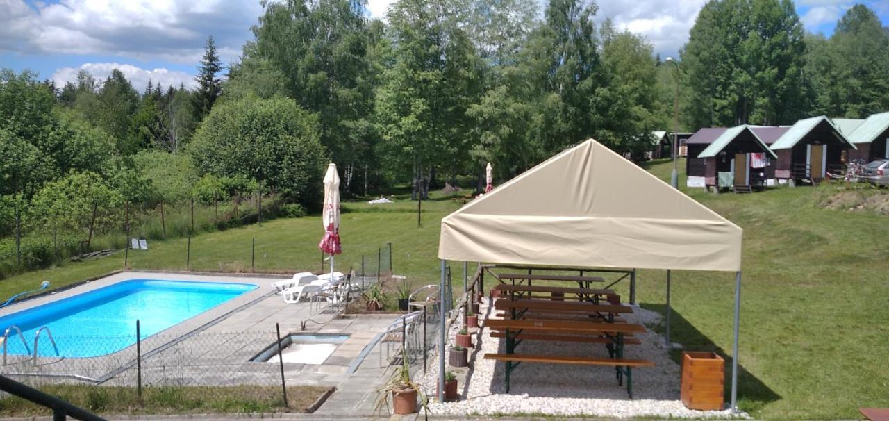 Retro Kemp Pod Boubinem Horni Vltavice Exterior photo